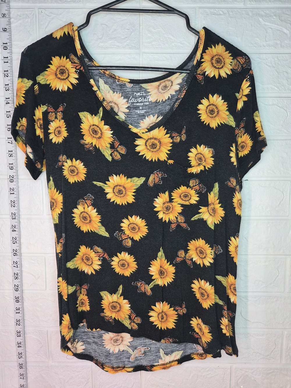 Rue21 Sunflower & Monarch Butterfly Breathable Soft Top - Size Medium